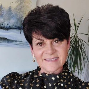 Meet your Posher, Debra